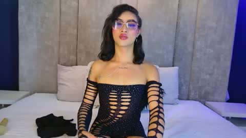 Snapshot of alidiaz__ chatting on November 3, 7:15 pm Ali Diaz online show from November 3, 7:15 pm