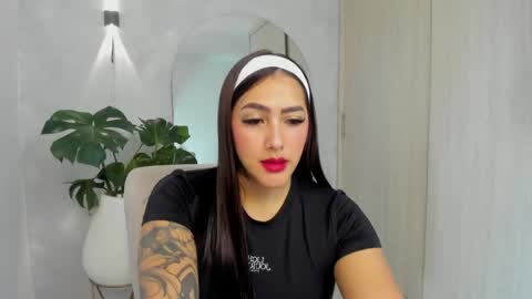 Ali  online show from May 7, 11:15 am