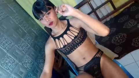 aliexagrey online show from April 18, 8:07 am