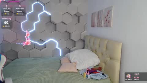 aliicemeow online show from March 23, 9:35 am