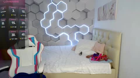 aliicemeow online show from May 16, 2:19 am