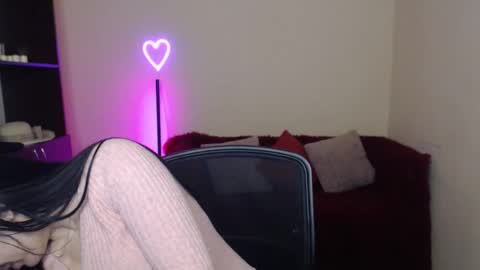 Snapshot of alika_lorens_talk chatting on January 30, 6:24 am Alika online show from January 30, 6:24 am