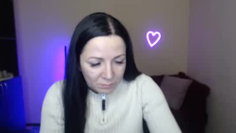 Snapshot of alika_lorens_talk chatting on February 25, 6:36 am Alika online show from February 25, 6:36 am