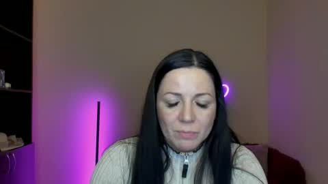 Snapshot of alika_lorens_talk chatting on February 26, 9:42 am Alika online show from February 26, 9:42 am