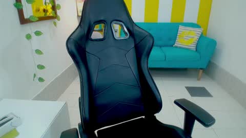 alina09_ online show from May 4, 5:53 pm