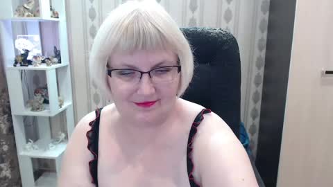 alina672211 online show from May 9, 5:23 am