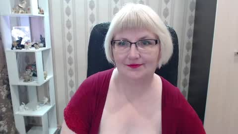alina672211 online show from May 13, 6:00 am