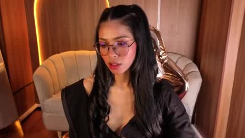 alina_b_ online show from March 31, 8:09 pm