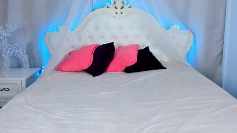 Snapshot of alina_lovelyx chatting on October 6, 12:41 am Alina online show from October 6, 12:41 am