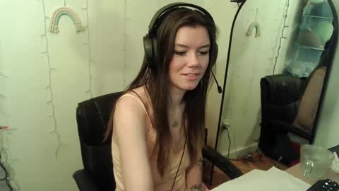 Snapshot of alina_nightshade chatting on December 22, 9:20 pm Alina Nightshade online show from December 22, 9:20 pm