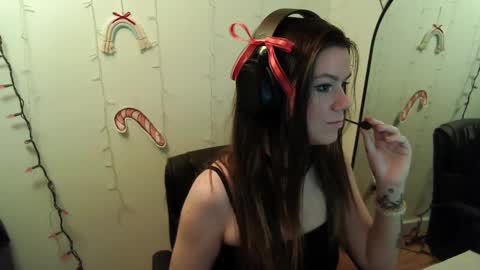Snapshot of alina_nightshade chatting on December 28, 2:11 am Alina Nightshade online show from December 28, 2:11 am
