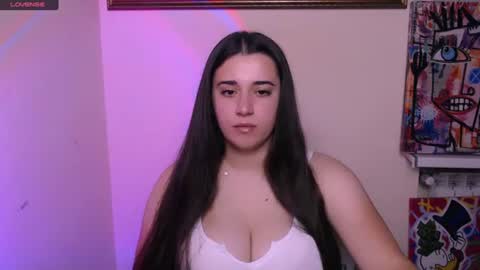 Snapshot of alinaasti_ chatting on June 22, 7:05 am Alina online show from June 22, 7:05 am