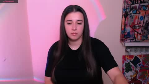 Snapshot of alinaasti_ chatting on June 24, 7:07 am Alina online show from June 24, 7:07 am