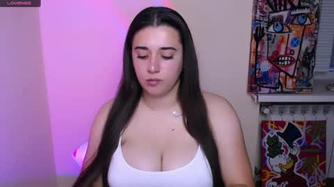 Snapshot of alinaasti_ chatting on July 2, 6:52 am Alina online show from July 2, 6:52 am