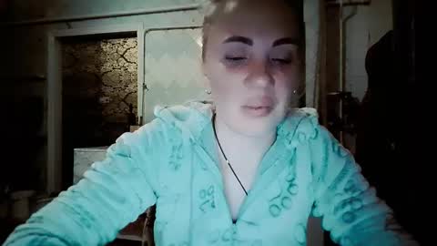 Snapshot of alinafrey_ chatting on February 13, 7:54 pm Alina online show from February 13, 7:54 pm