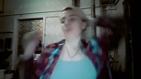 Snapshot of alinafrey_ chatting on February 16, 6:09 am Alina online show from February 16, 6:09 am