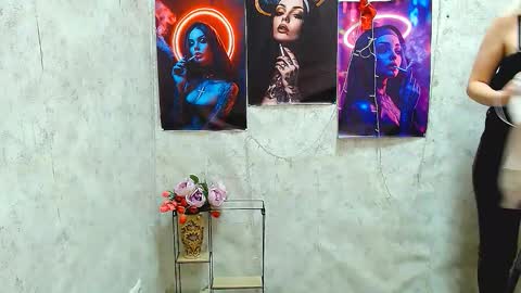 Snapshot of alinafrey_ chatting on March 29, 5:40 am Alina online show from March 29, 5:40 am