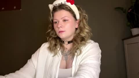 Snapshot of alinahotgirl chatting on March 31, 9:26 pm Alina online show from March 31, 9:26 pm