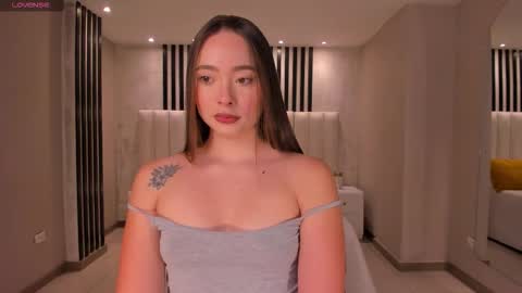 alinakravitz_ online show from September 19, 11:44 am