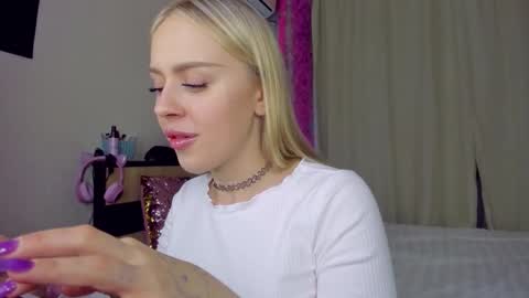 Snapshot of alinaocean chatting on October 7, 7:00 pm alinaocean online show from October 7, 7:00 pm