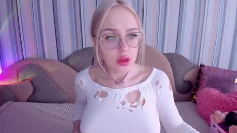 alinaocean online show from February 25, 9:19 am