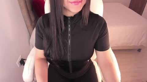 Snapshot of alinaowens chatting on January 18, 5:26 pm alinaowens online show from January 18, 5:26 pm