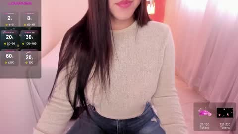 Snapshot of alinaowens chatting on April 1, 2:14 pm alinaowens online show from April 1, 2:14 pm