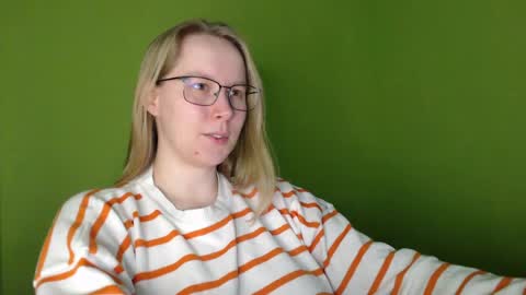 Snapshot of alinasei chatting on April 8, 3:23 pm alinasei online show from April 8, 3:23 pm