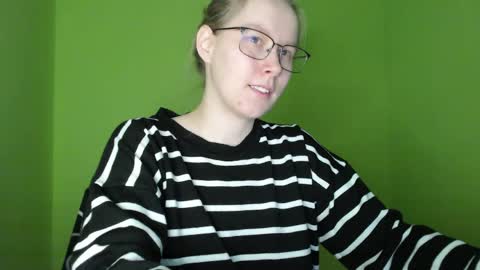 Snapshot of alinasei chatting on April 10, 2:11 pm alinasei online show from April 10, 2:11 pm