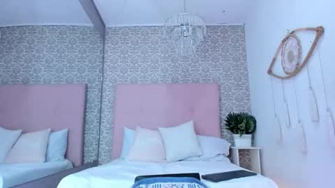 Snapshot of alinasimmons chatting on March 17, 7:17 pm AlinaSimmons online show from March 17, 7:17 pm