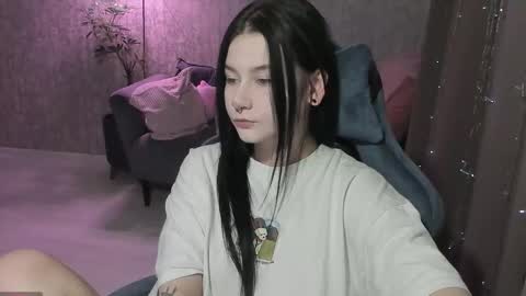 Snapshot of alinegreeeen chatting on October 7, 1:25 am Aline Greeeen online show from October 7, 1:25 am