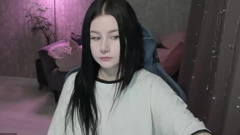 Snapshot of alinegreeeen chatting on October 8, 2:53 am Aline Greeeen online show from October 8, 2:53 am