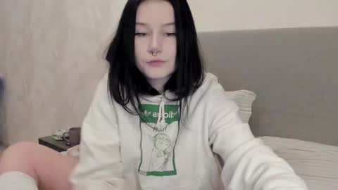 Snapshot of alinegreeeen chatting on December 22, 3:14 am Aline Greeeen online show from December 22, 3:14 am