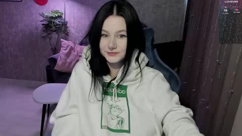 Snapshot of alinegreeeen chatting on January 11, 6:07 am Aline Greeeen online show from January 11, 6:07 am