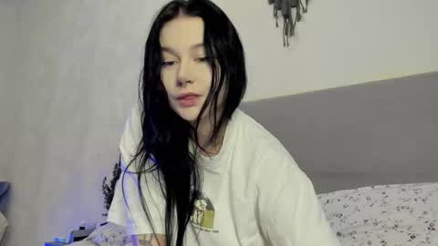 Snapshot of alinegreeeen chatting on January 15, 7:35 am Aline Greeeen online show from January 15, 7:35 am