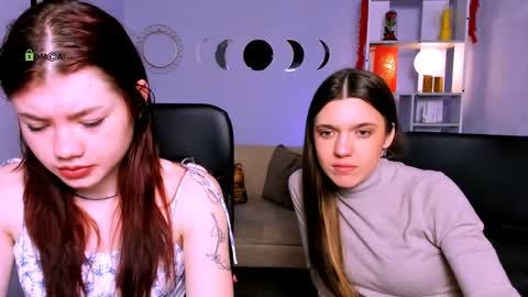 Snapshot of alira_glow chatting on March 23, 6:50 am Alira online show from March 23, 6:50 am