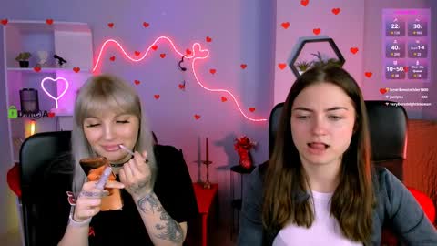 Snapshot of alira_glow chatting on March 30, 12:00 am Alira online show from March 30, 12:00 am