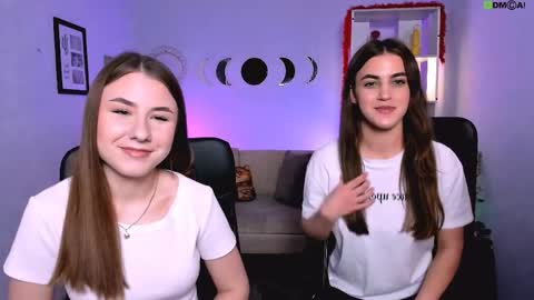 Snapshot of alira_glow chatting on March 30, 12:17 pm Alira online show from March 30, 12:17 pm