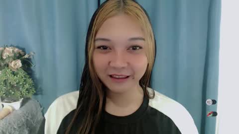 Shanti xhey online show from May 19, 3:18 pm