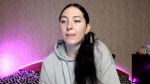 Snapshot of alisaadoll chatting on October 30, 1:23 pm alisaadoll online show from October 30, 1:23 pm