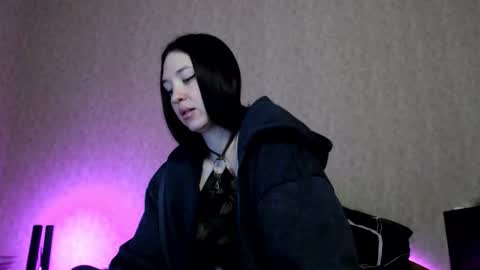 alisaadoll online show from November 9, 1:09 pm