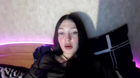 alisaadoll online show from May 6, 1:49 pm