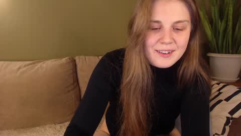 Snapshot of alisaxxxshy chatting on December 9, 12:23 am alisaxxxshy online show from December 9, 12:23 am