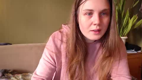 Snapshot of alisaxxxshy chatting on February 15, 12:33 pm alisaxxxshy online show from February 15, 12:33 pm