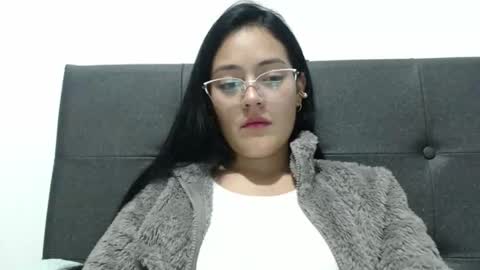 Snapshot of alisha_9997 chatting on May 25, 4:51 am alisha_9997 online show from May 25, 4:51 am