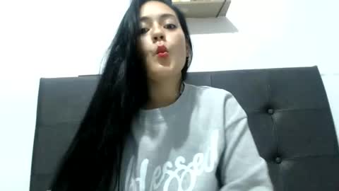 Snapshot of alisha_9997 chatting on June 2, 4:25 am alisha_9997 online show from June 2, 4:25 am