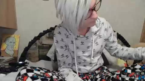 Snapshot of alishaluv chatting on November 6, 6:03 am Alisha online show from November 6, 6:03 am