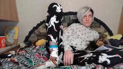 Snapshot of alishaluv chatting on November 28, 1:52 am Alisha online show from November 28, 1:52 am