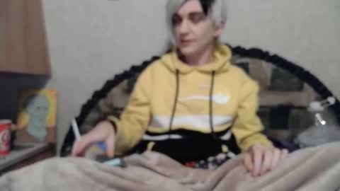 Snapshot of alishaluv chatting on December 17, 2:17 am Alisha online show from December 17, 2:17 am