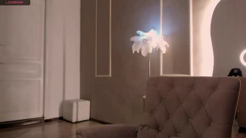 Alisia online show from October 9, 8:45 am